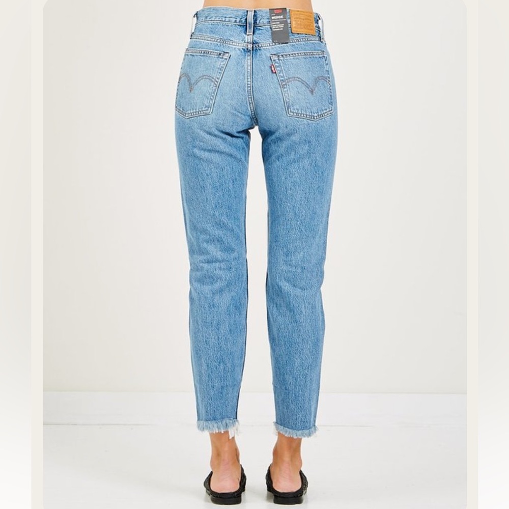 Levi’s Wedgie Icon Fit - The Truth Unfolds - Picture 2 of 10